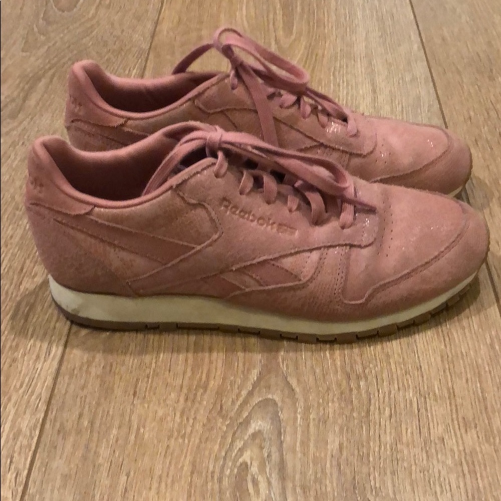 Reebok pink leather women size 7